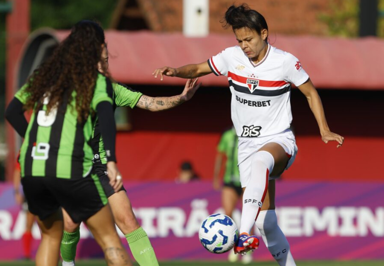 imagem da materia: São Paulo é derrotado pelo América-MG no Brasileirão Feminino