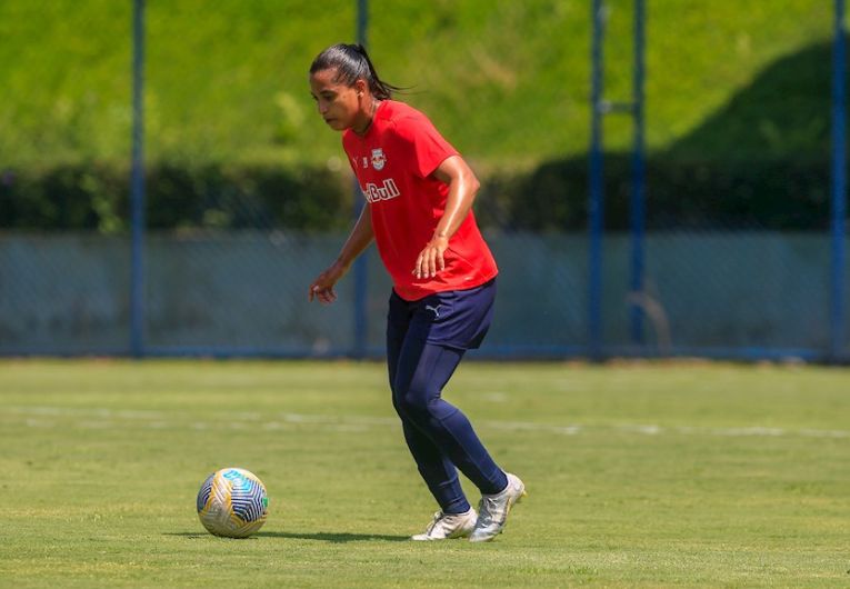 imagem da materia: Géssica fala sobre a importância do duelo contra o Bahia