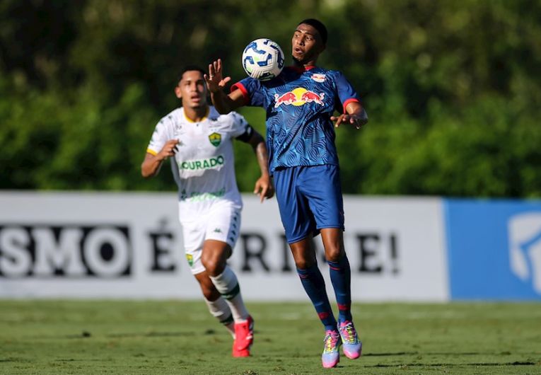 imagem da materia: Bragantino vence o Cuiabá pelo Brasileirão Sub-20