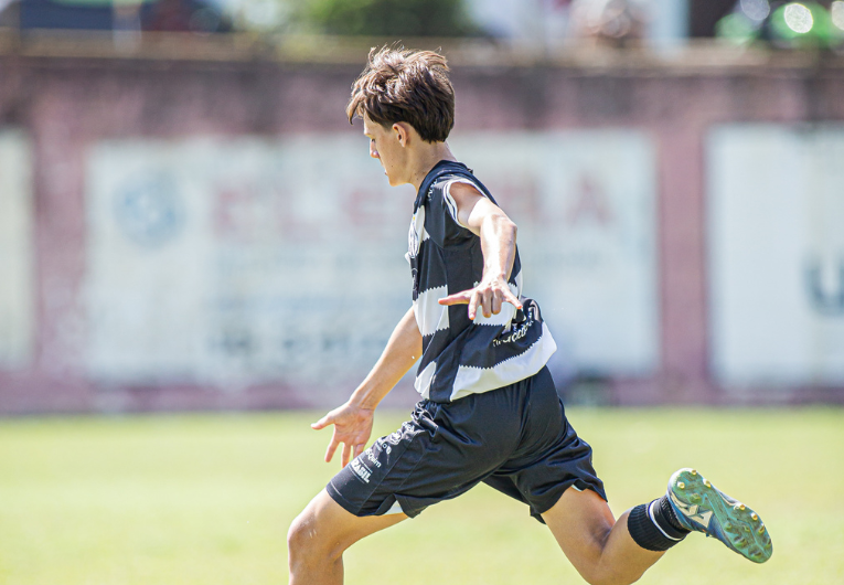 imagem da materia: XV encerra fase de grupos da Field Cup neste sábado