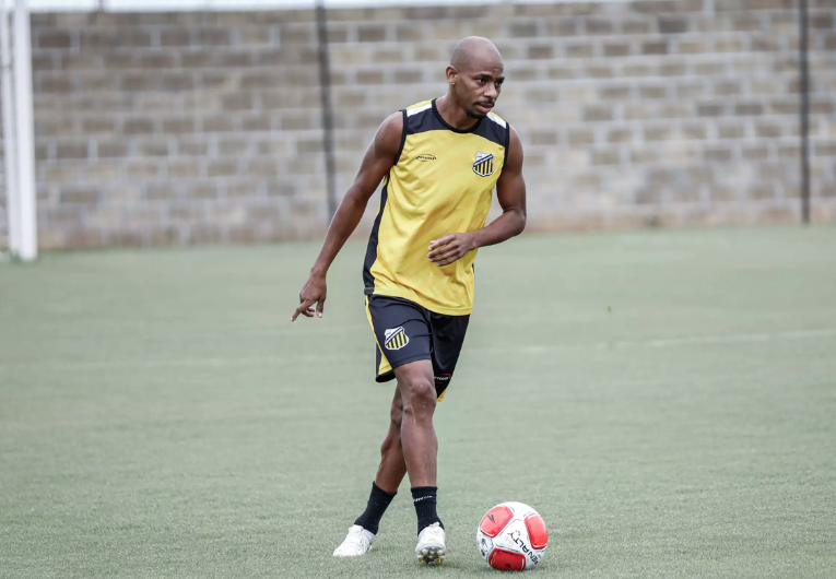 imagem da materia: Atacante Waguininho projeta duelo contra o Coritiba