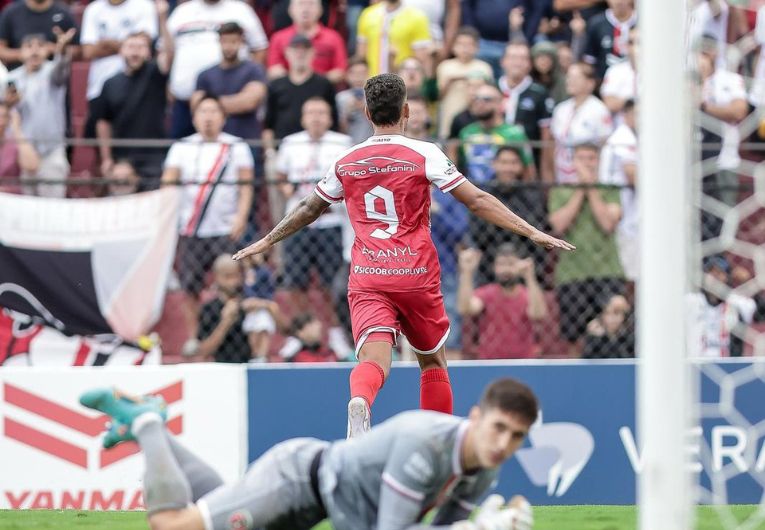 imagem da materia: Campeão! Capivariano vence Primavera e fatura Paulistão A2