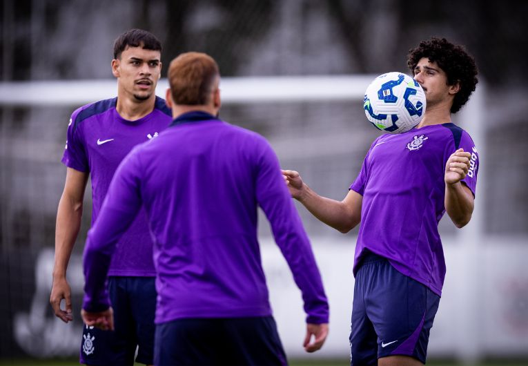 imagem da materia: Corinthians se reapresenta após derrota no Derby