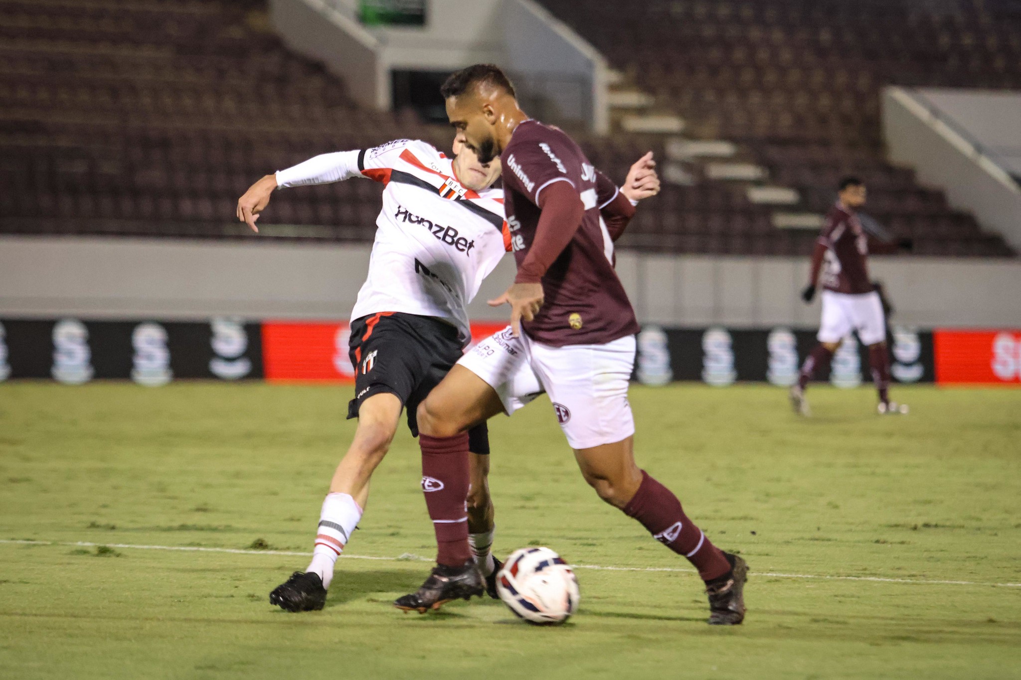 imagem da materia: Ferroviária e Botafogo-SP ficam no empate pela Série B