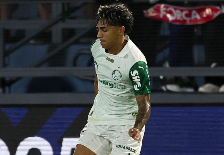 imagem da materia: Facundo Torres comemora sequência de jogos pelo Palmeiras
