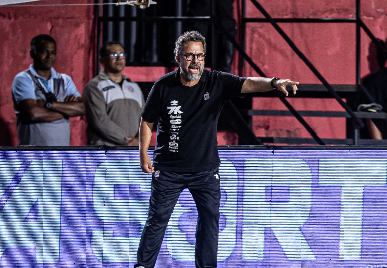 imagem da materia: Santos volta a vencer no Brasileirão