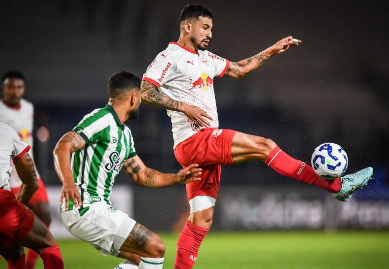 imagem da materia: Pedro Henrique elogia entrega do Bragantino