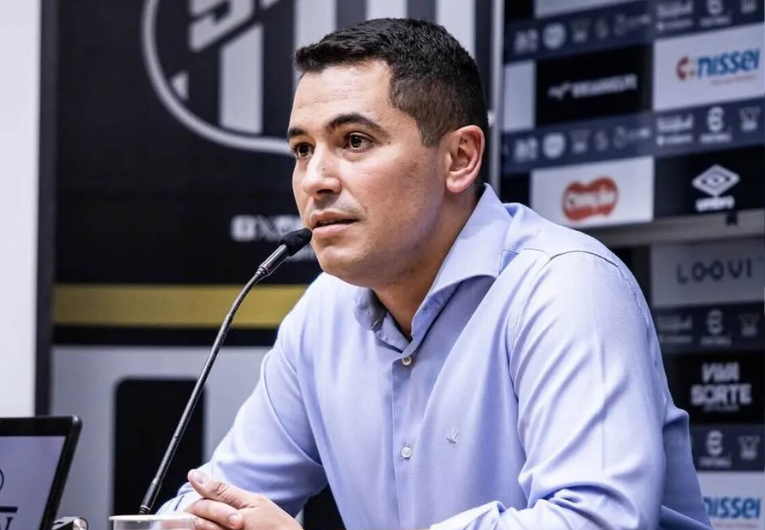 imagem da materia: Pedro Martins deixa o cargo de CEO do Santos
