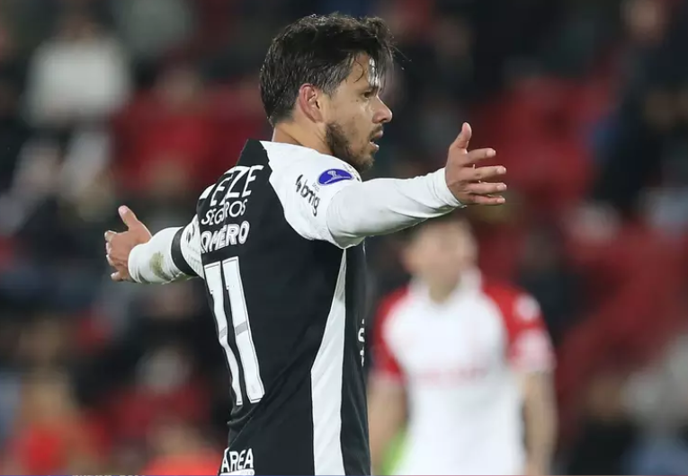 imagem da materia: Romero cobra postura do Corinthians após nova eliminação