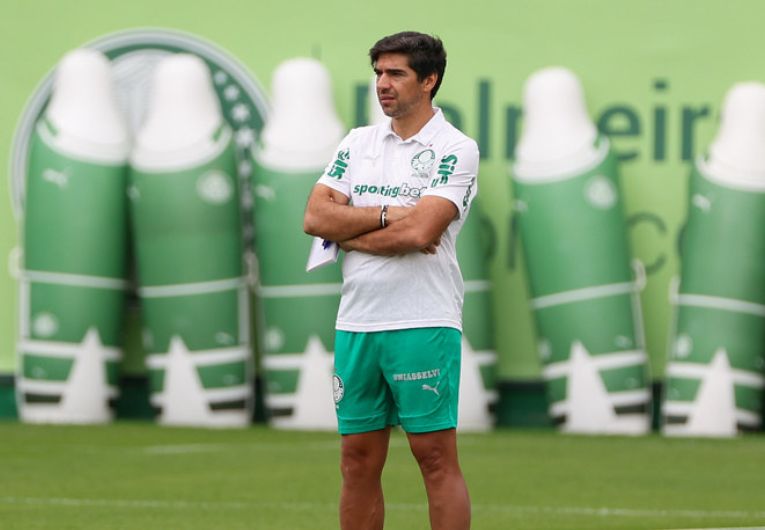 imagem da materia: Palmeiras deve ter alterações contra o Sporting Cristal