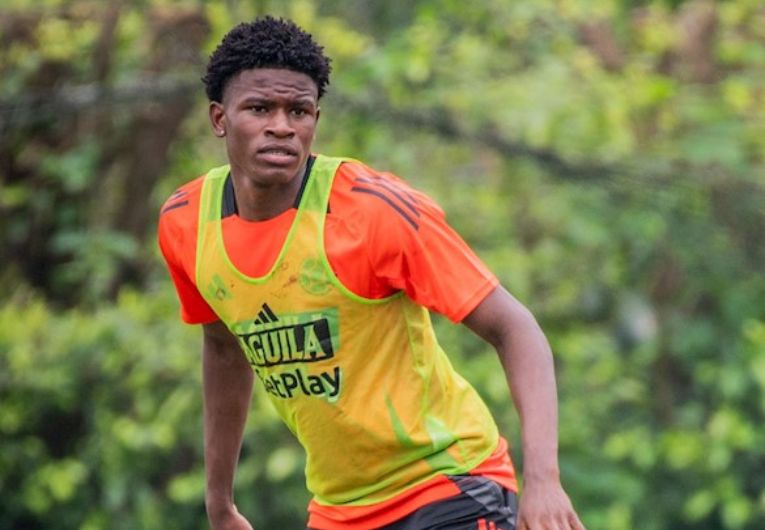 imagem da materia: Palacios, do Bragantino, é convocado pela Colômbia Sub-20