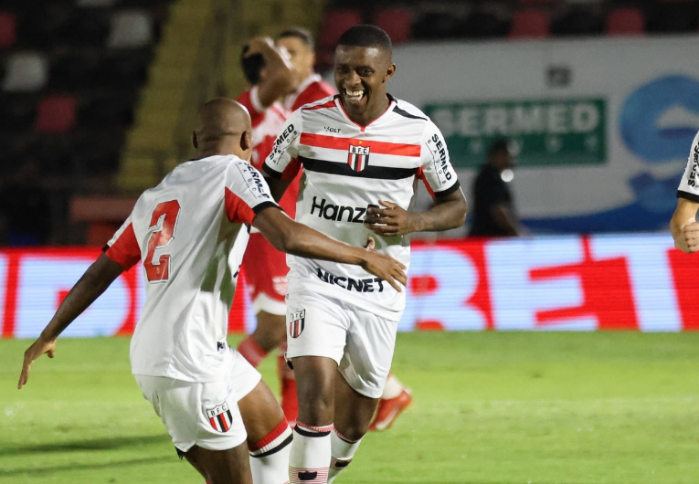 imagem da materia: Botafogo-SP vence CRB e deixa a zona de rebaixamento