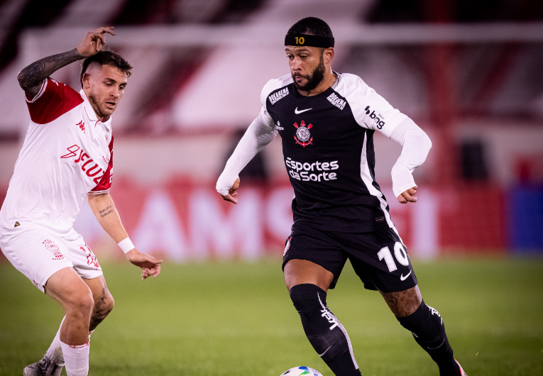imagem da materia: Corinthians perde para o Huracán e cai na Sul-Americana