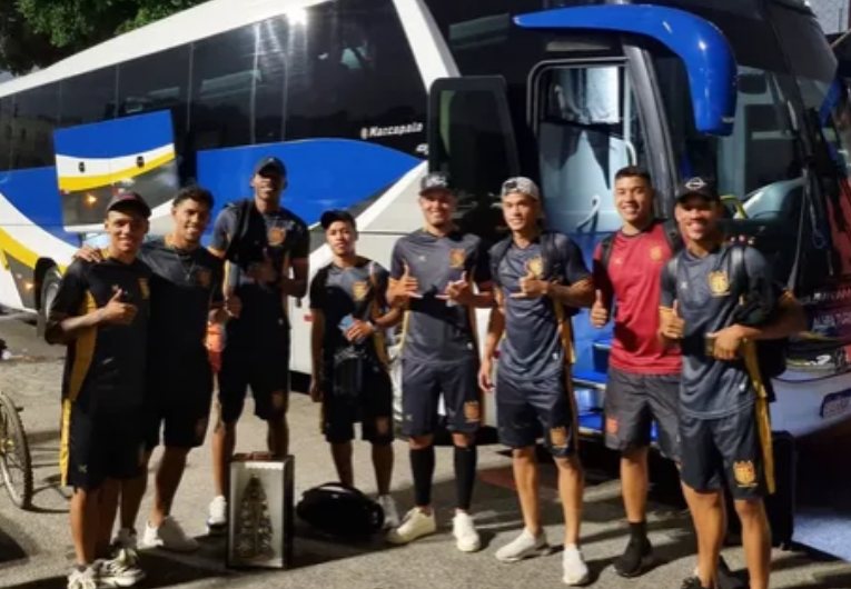 imagem da materia: Flamengo viaja hoje ao interior para enfrentar o São Carlos