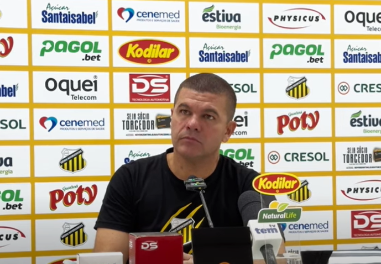 imagem da materia: Louzer admite erros técnicos do Novorizontino contra o Corinthians