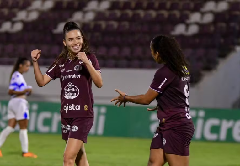imagem da materia: Fátima Dutra vive auge na carreira e celebra 1ª convocação