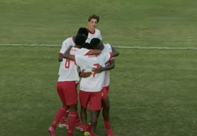 imagem da materia: Bragantino vira em cima do Vasco no Brasileiro sub-20