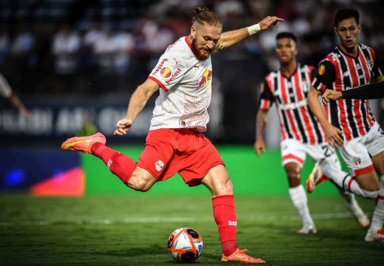 imagem da materia: Pitta é convocado pelo Paraguai