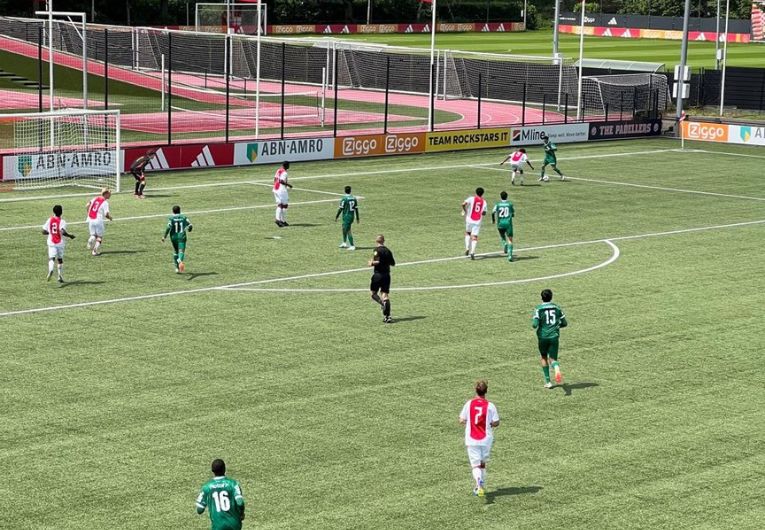 imagem da materia: Palmeiras Sub-20 goleia Ajax em amistoso na Holanda