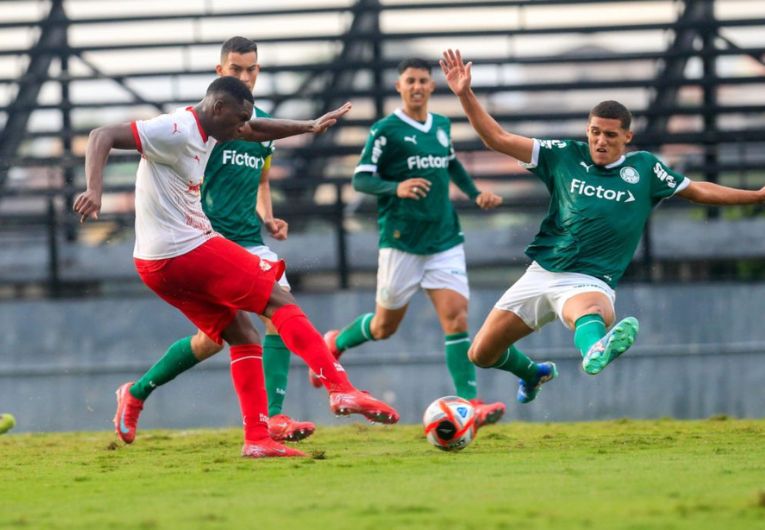 imagem da materia: Palmeiras oscila em rodada do Paulista de base