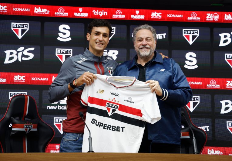 imagem da materia: Dinenno é apresentado pelo São Paulo