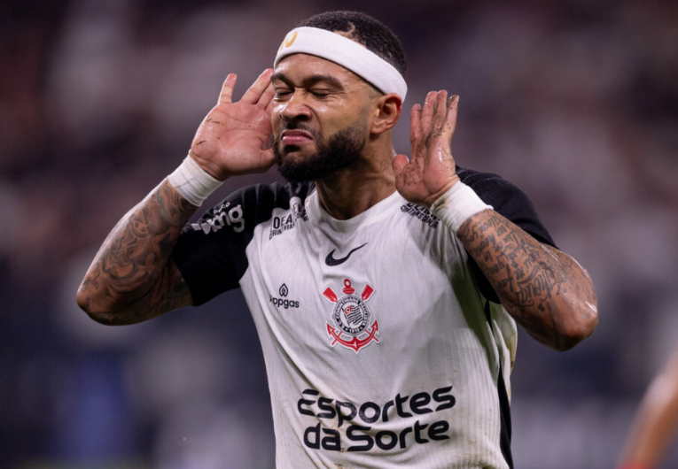 imagem da materia: Memphis vira dilema entre venda e permanência no Timão
