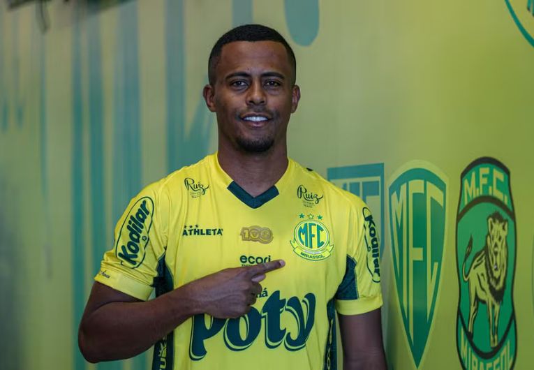imagem da materia: Mirassol anuncia a contratação do atacante Carlos Eduardo