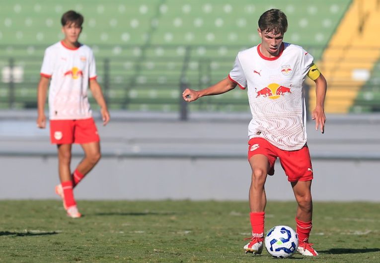 imagem da materia: Bragantino perde para o Flamengo no Brasileiro Sub-17