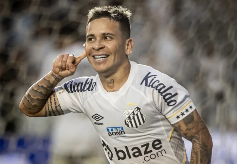 imagem da materia: Santos usa venda de Soteldo para pagar dívidas