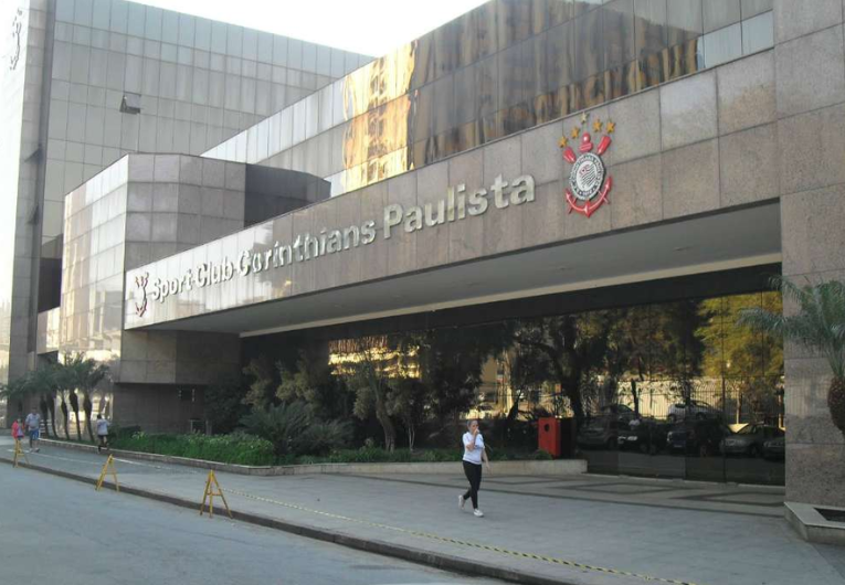 imagem da materia: Corinthians age para evitar bloqueios judiciais