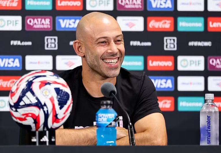 imagem da materia: Antes de confronto, Mascherano provoca o Palmeiras