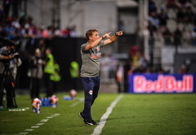 imagem da materia: Seabra melhora aproveitamento no comando do Bragantino
