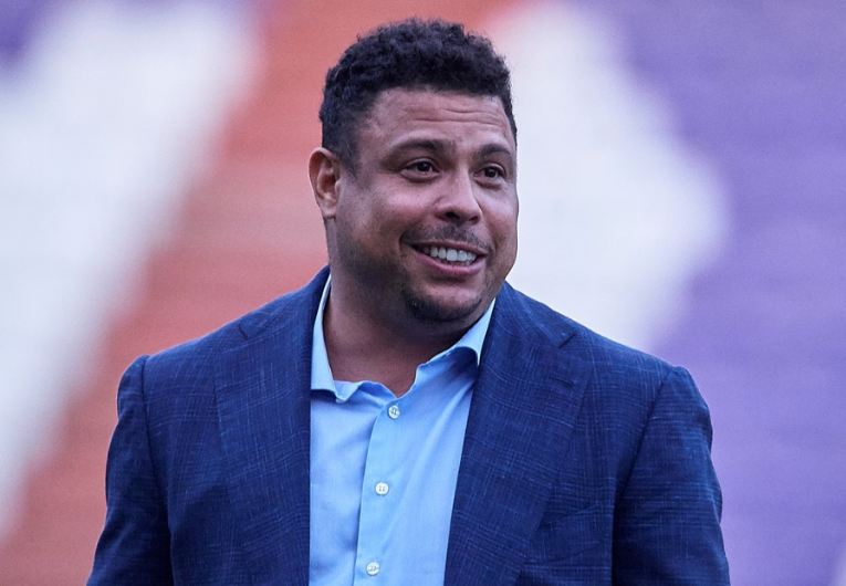 imagem da materia: Ronaldo 'Fenômeno' tem interesse em adquirir o Corinthians