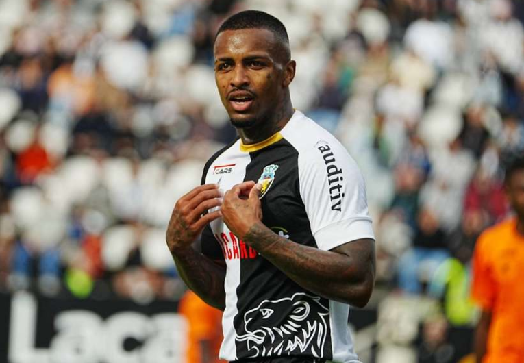 imagem da materia: Lateral-direito declara vontade de defender o Corinthians