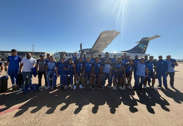 imagem da materia: Monte Azul viaja de avião pela primeira vez