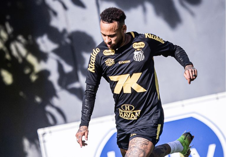 imagem da materia: Santos volta aos treinos com dúvidas resolvidas
