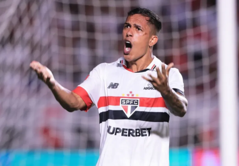 imagem da materia: Igor Vinícius pode trocar São Paulo por Corinthians