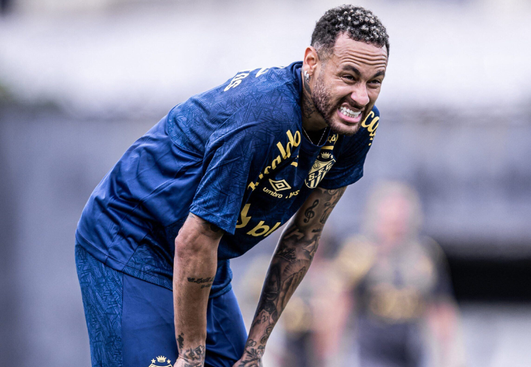 imagem da materia: Neymar é diagnosticado com Covid-19