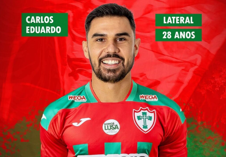 imagem da materia: Portuguesa acerta com lateral Carlos Eduardo