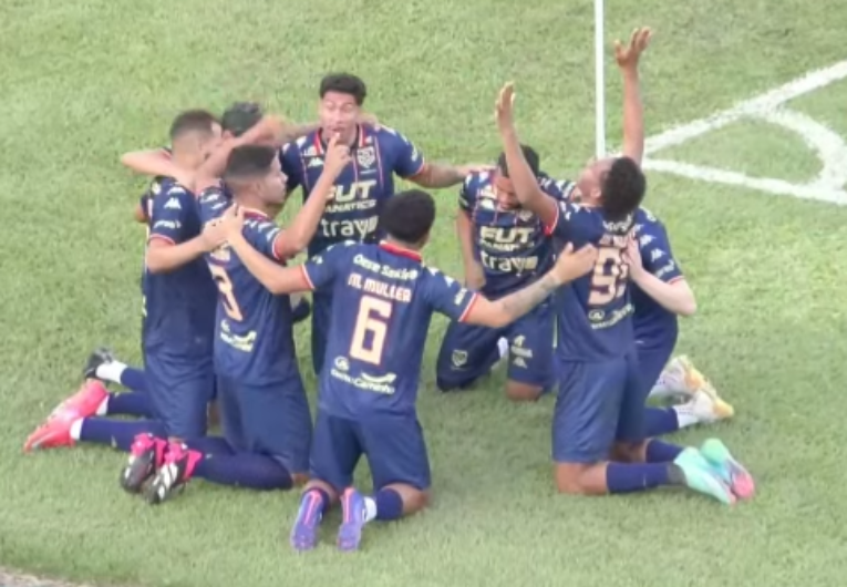 imagem da materia: Em estreia, Grêmio Prudente derrota Monte Azul