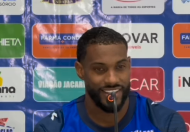 imagem da materia: João Igor vibra após gol no clássico: