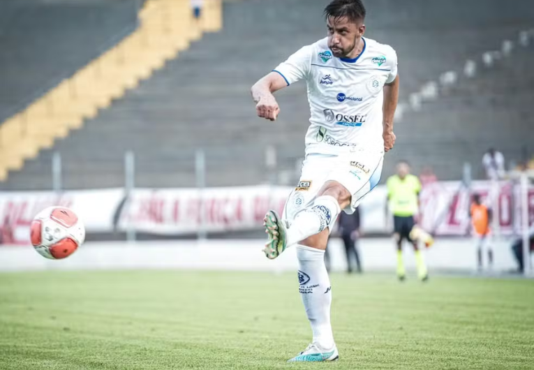 imagem da materia: Matheus Destro projeta retorno em estreia do São Bento