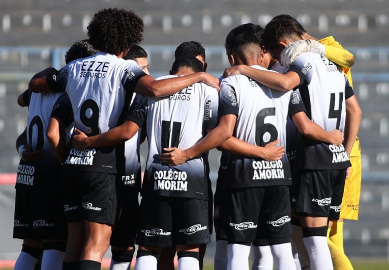 imagem da materia: Bragantino supera Corinthians no Brasileiro sub-20 por 3 a 0