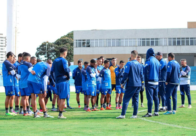 imagem da materia: São José inicia preparação para confronto com São Caetano