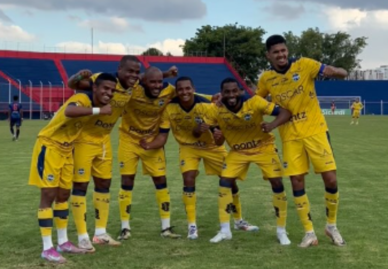 imagem da materia: São José vence São Caetano por 2 a 0 fora de casa
