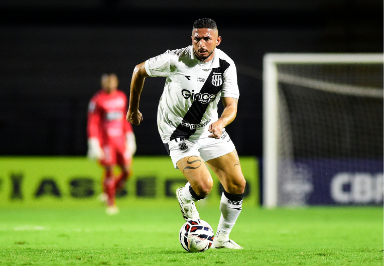 imagem da materia: Ponte Preta perde Danilo Barcelos para o resto da temporada