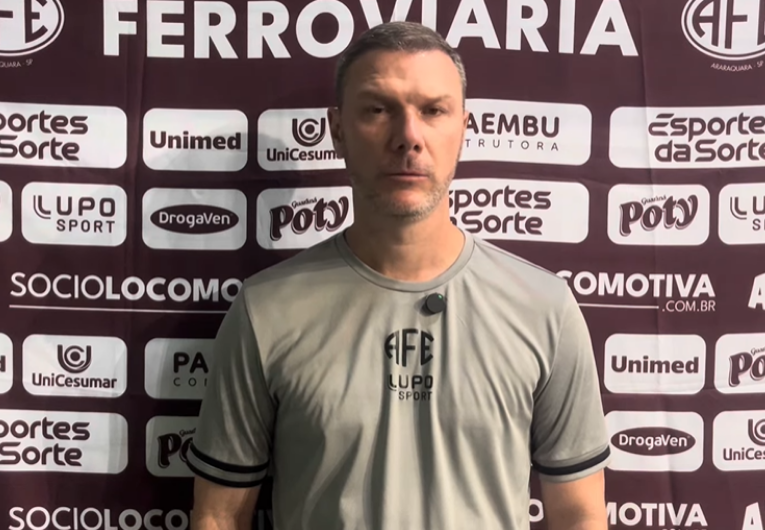 imagem da materia: Bergantin celebra virada da Ferroviária fora de casa