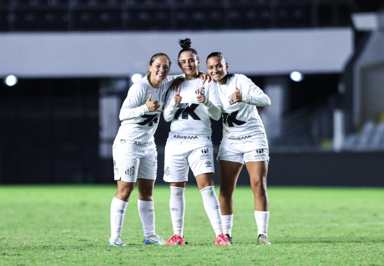 imagem da materia: Santos vence e avança na Copa do Brasil Feminina