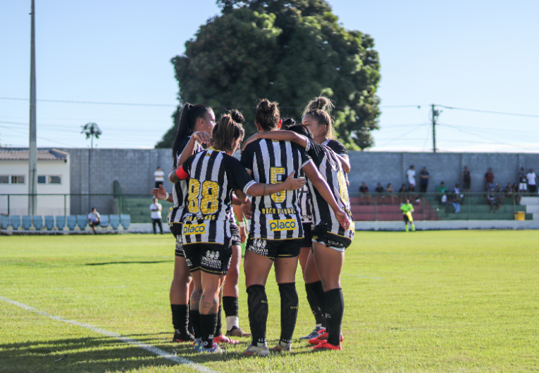 imagem da materia: Santos fica a um empate do retorno à elite do Feminino