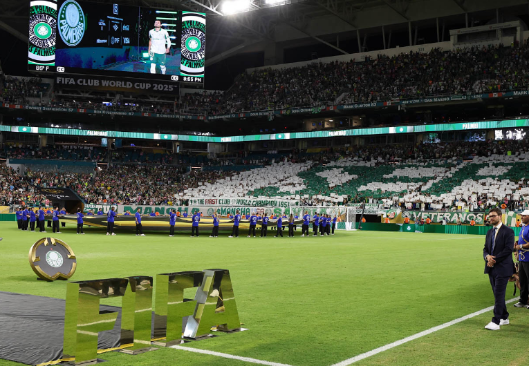 imagem da materia: Palmeiras lidera média de torcida sul-americana na Copa
